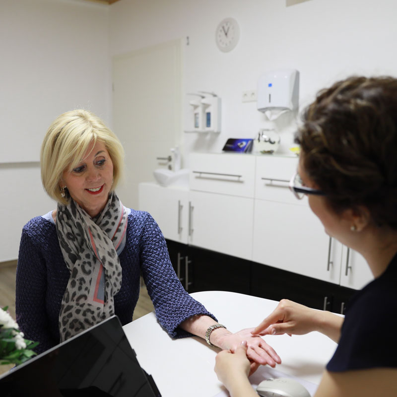 Naturheilpraxis Mai - Aufklärungsgespräch Naturheilpraxis Mai - Aufklärungsgespräch